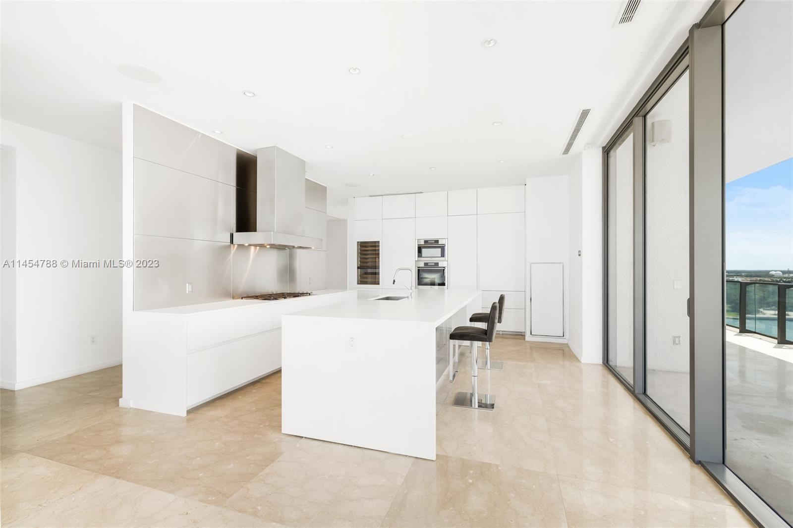 APOGEE CONDO - Residential