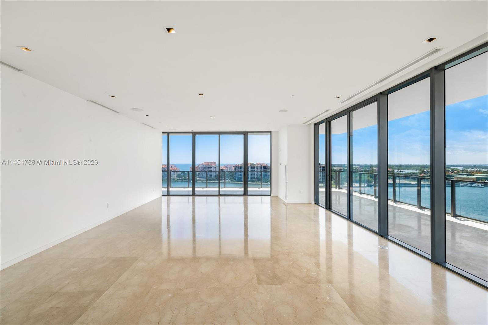 APOGEE CONDO - Residential