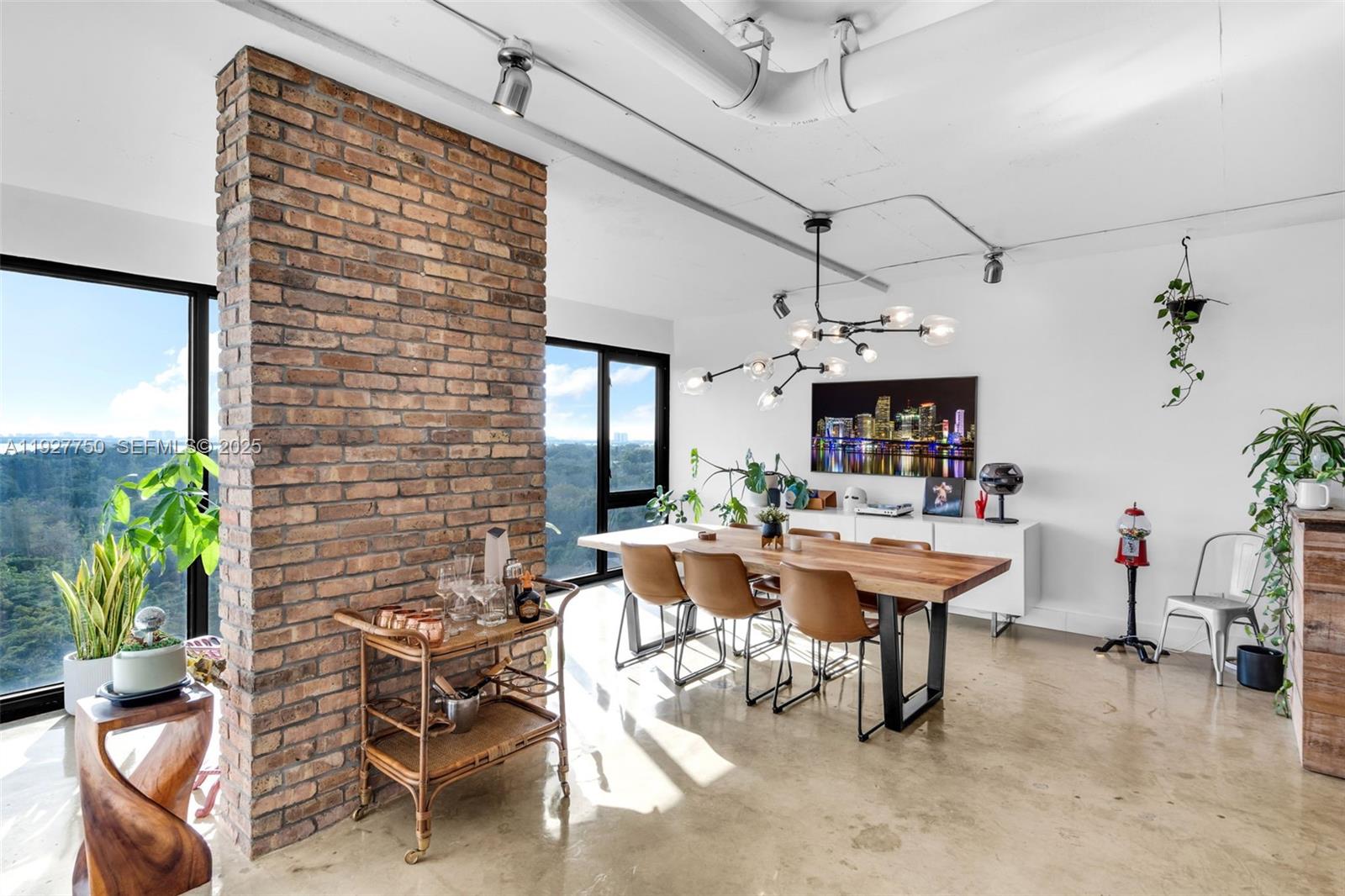 THE FLATS AT MORNINGSIDE - Residential