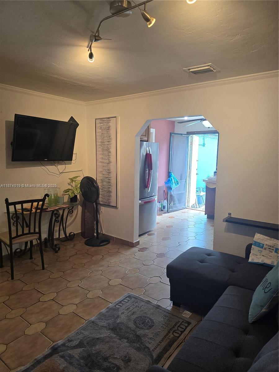 CAROLINDA PARK - Residential