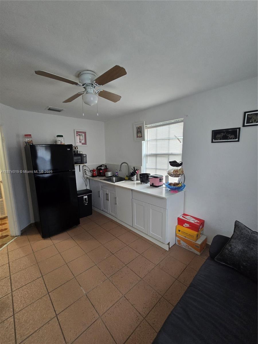 CAROLINDA PARK - Residential