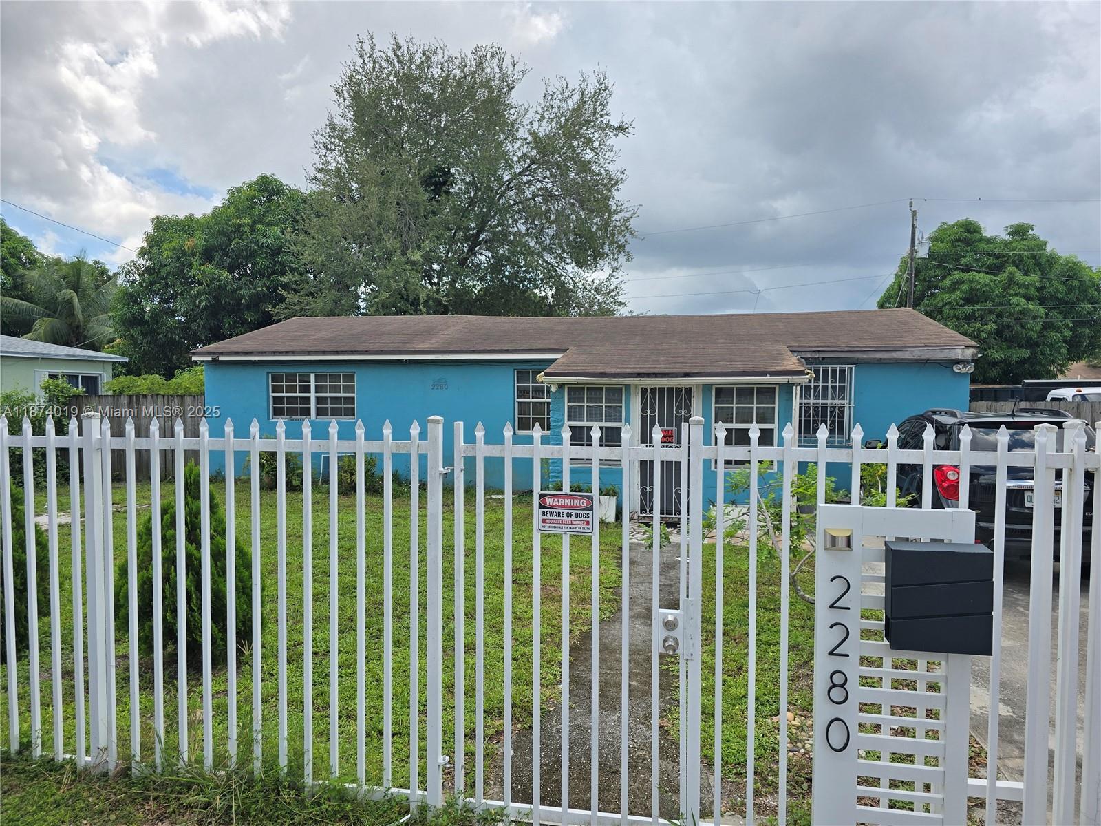 CAROLINDA PARK - Residential
