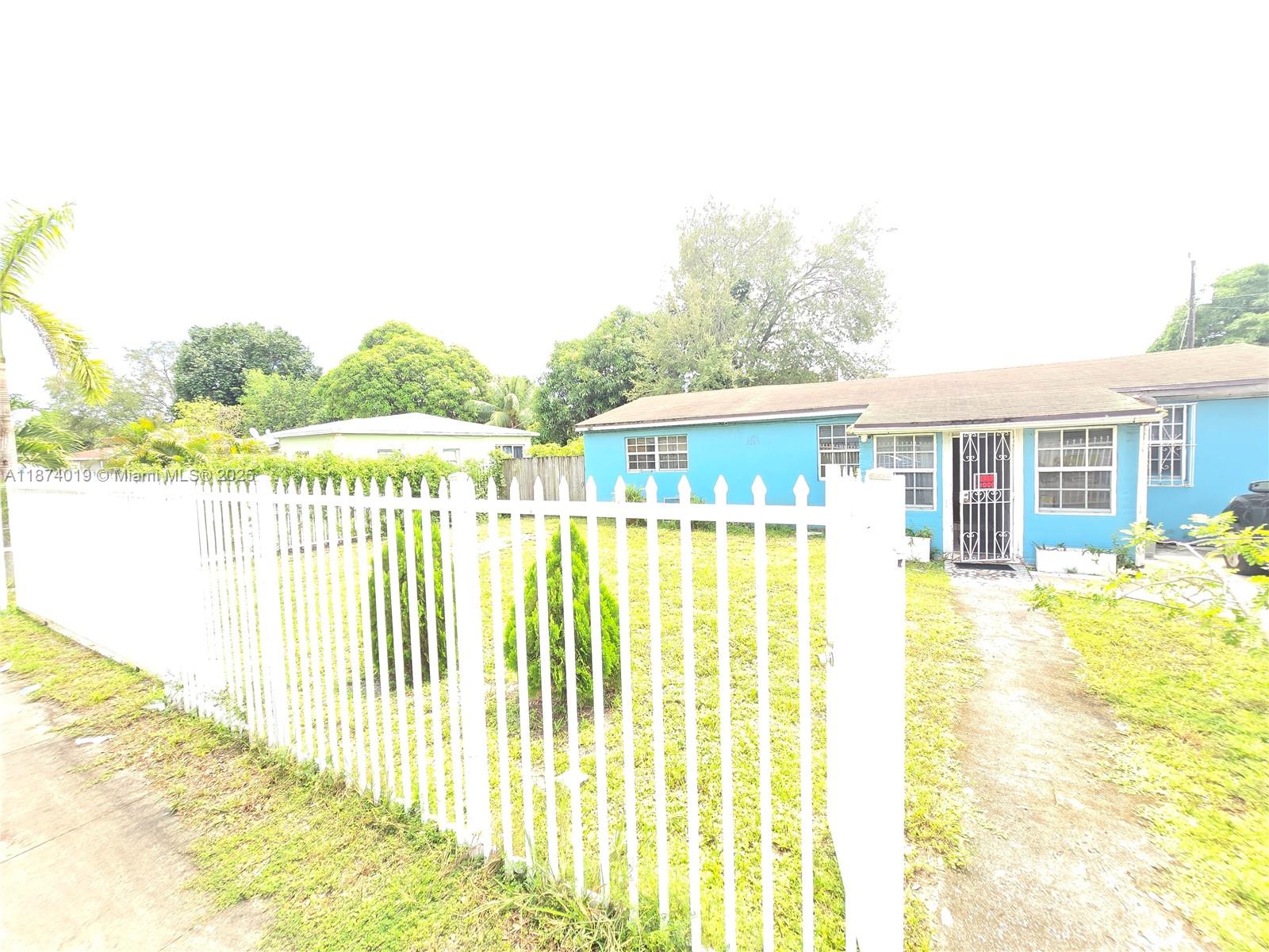CAROLINDA PARK - Residential