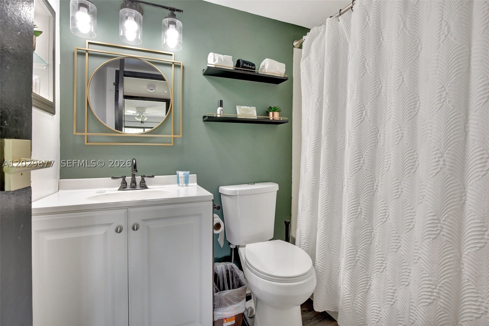 HAMPTON COURT CONDO - Residential