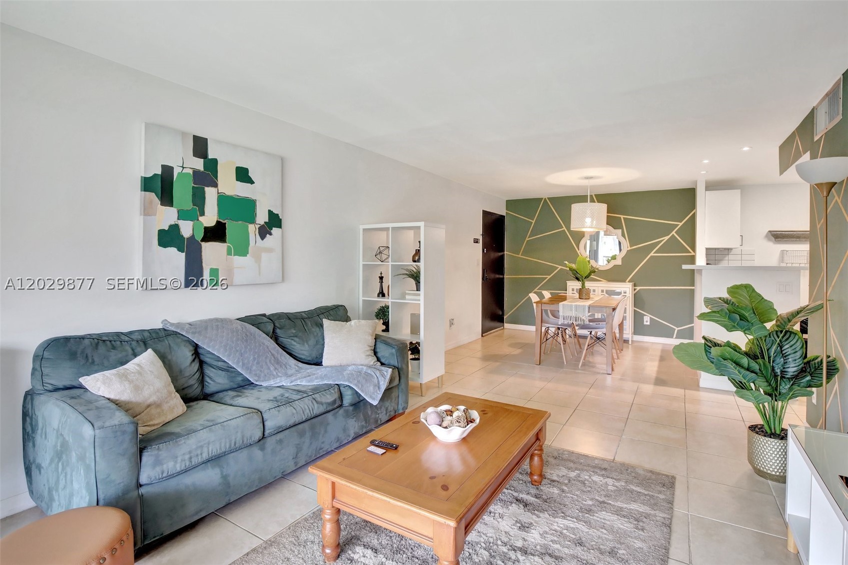 HAMPTON COURT CONDO - Residential