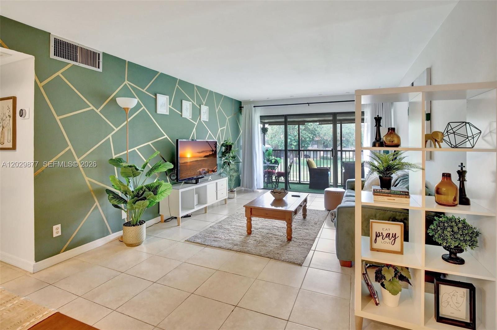 HAMPTON COURT CONDO - Residential