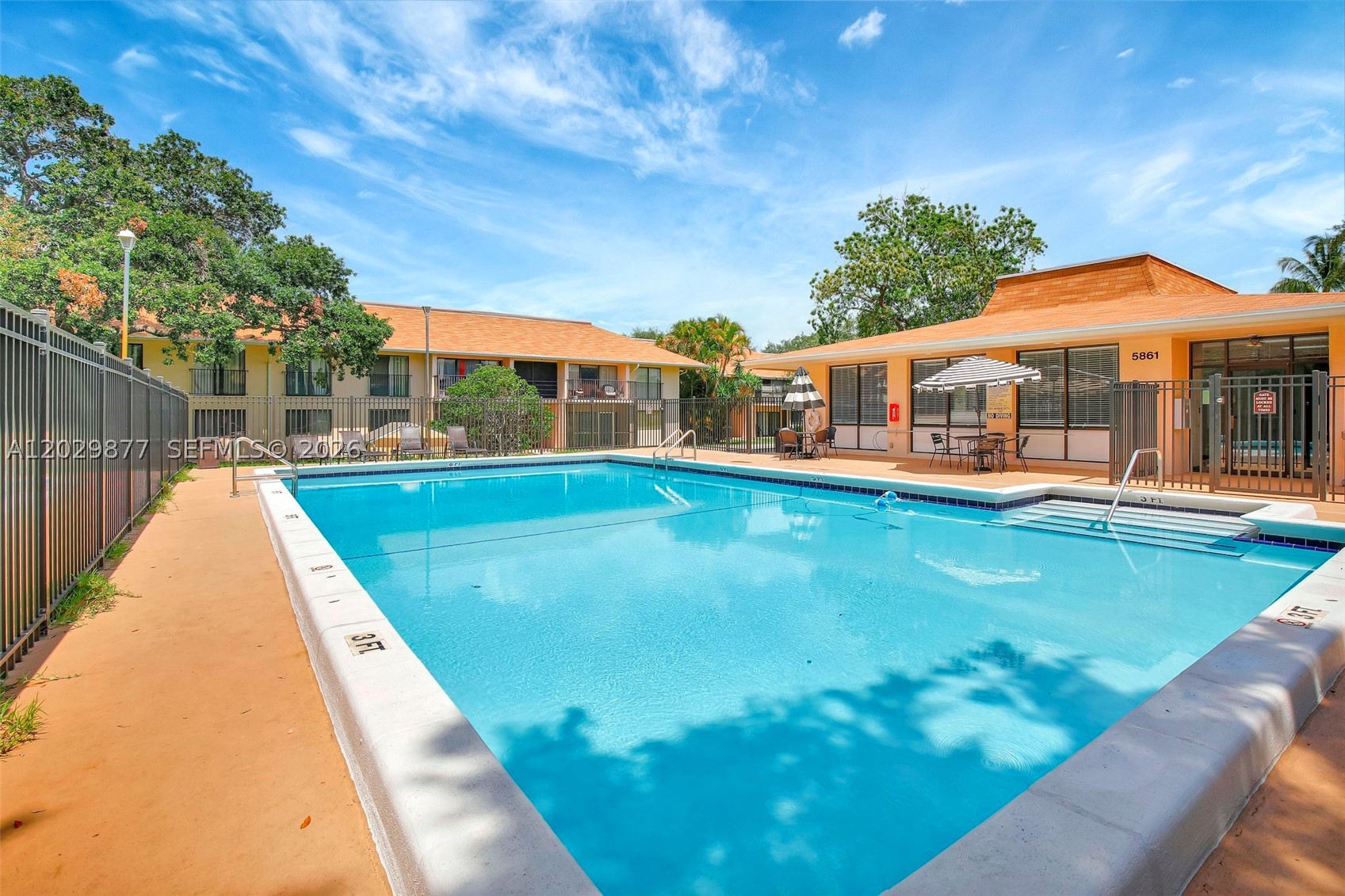 HAMPTON COURT CONDO - Residential