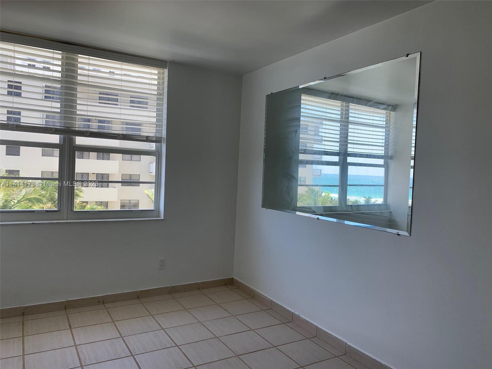 THE DECOPLAGE CONDO - Residential Lease