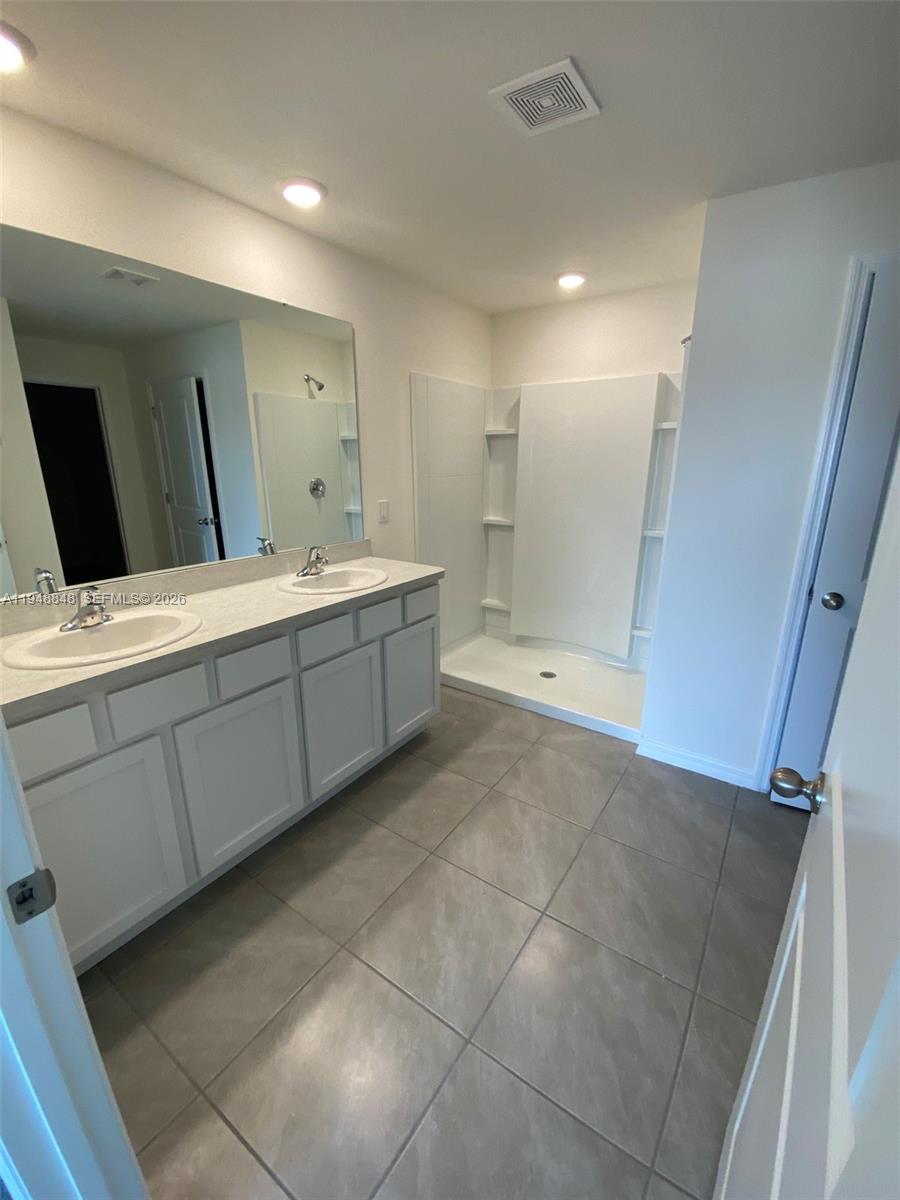 GREYSTONE HILLS PAHSE TWO - Residential
