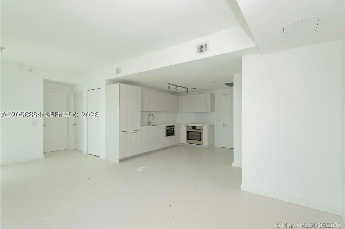 PARAISO BAYVIEWS CONDO - Residential Lease