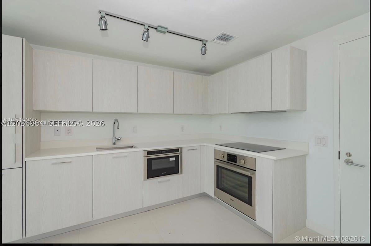 PARAISO BAYVIEWS CONDO - Residential Lease