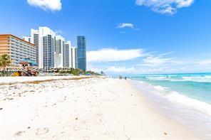 THE AVENTURA BEACH CLUB CO - Residential