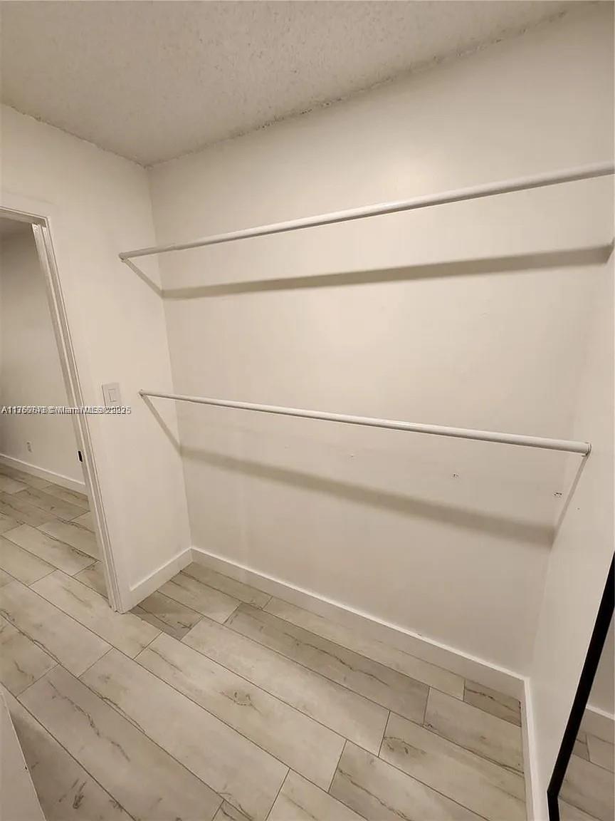 MAPLEWOOD TOWNHOUSES COND - Residential Lease