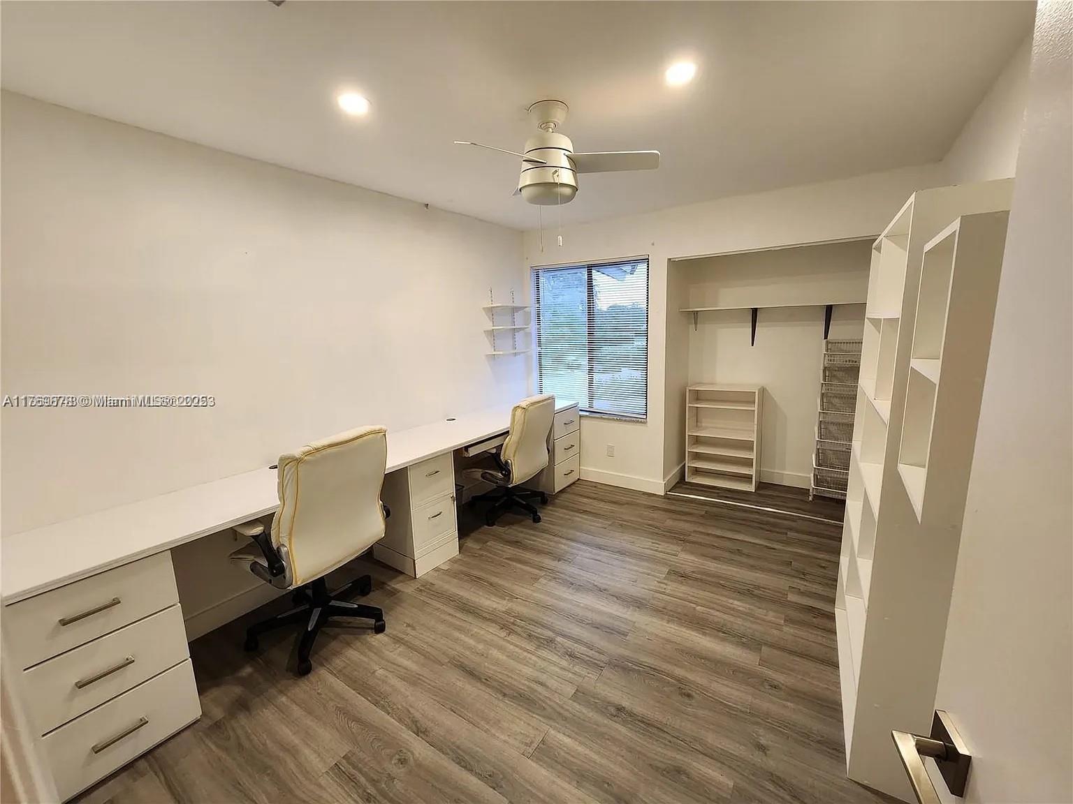 MAPLEWOOD TOWNHOUSES COND - Residential Lease