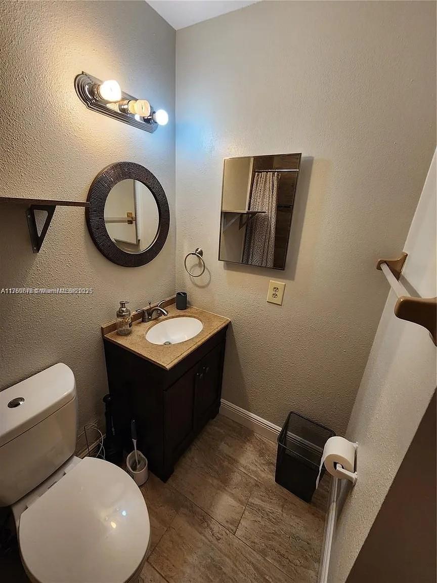 MAPLEWOOD TOWNHOUSES COND - Residential Lease