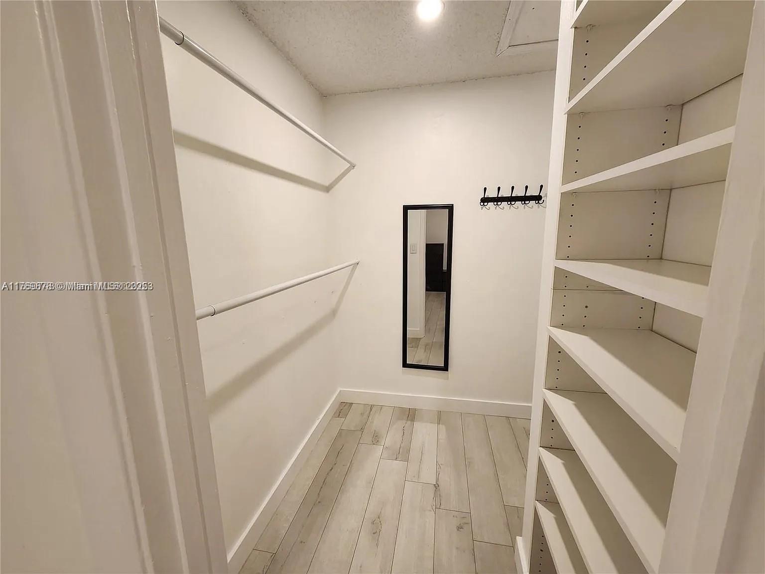 MAPLEWOOD TOWNHOUSES COND - Residential Lease