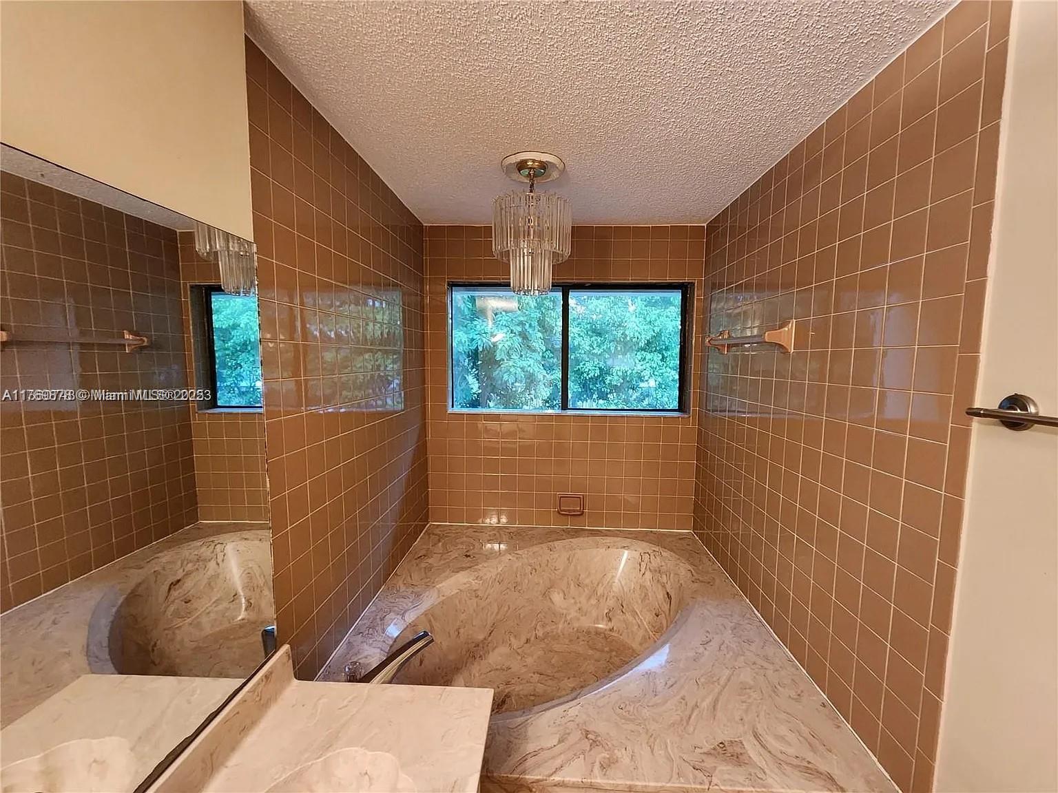 MAPLEWOOD TOWNHOUSES COND - Residential Lease