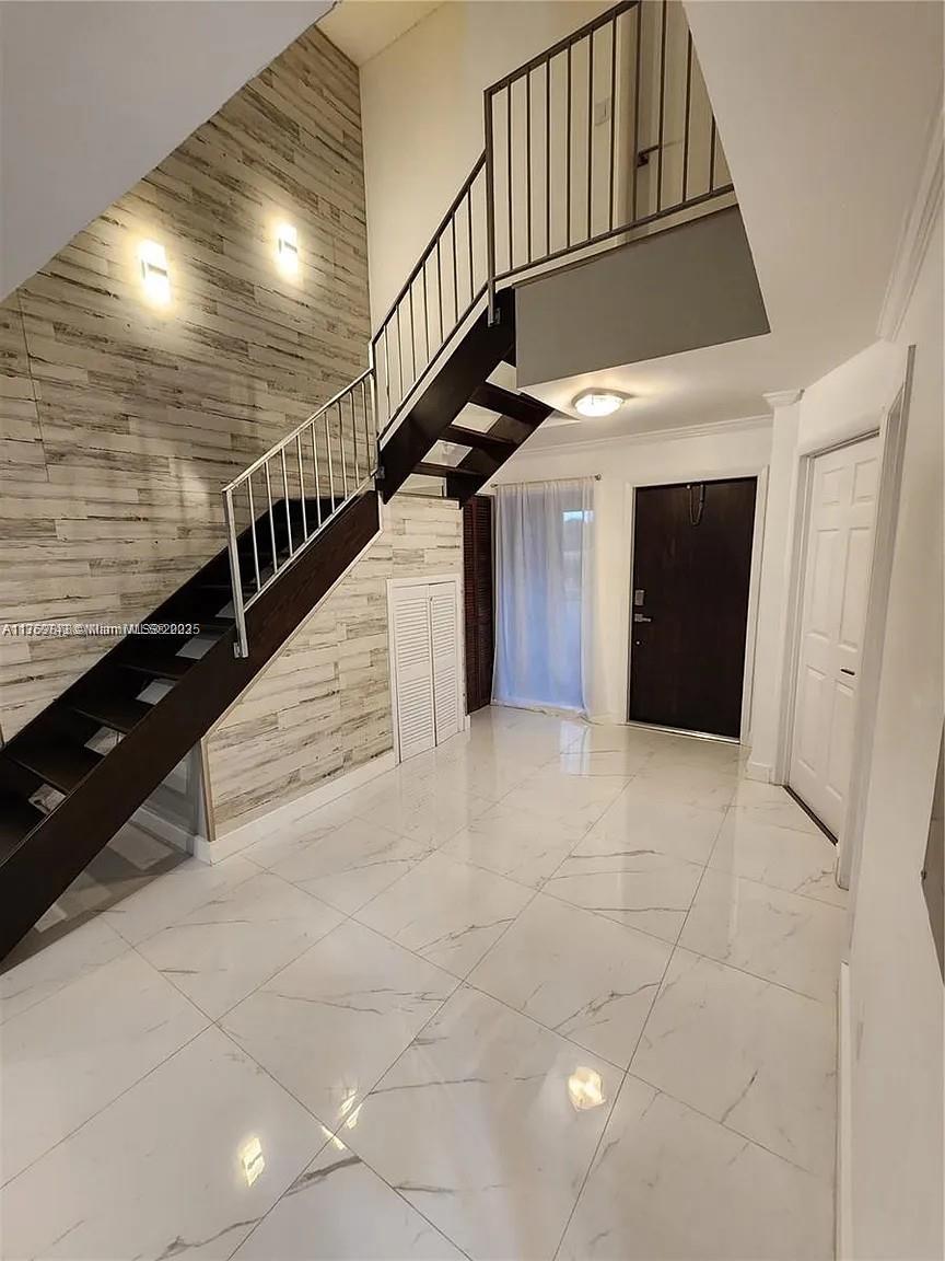 MAPLEWOOD TOWNHOUSES COND - Residential Lease
