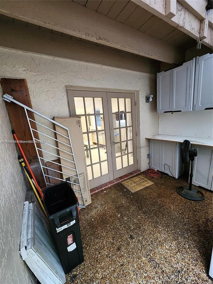 MAPLEWOOD TOWNHOUSES COND - Residential Lease