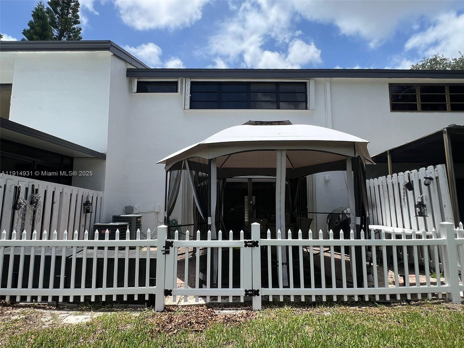 FAIRWAY COVE - Residential