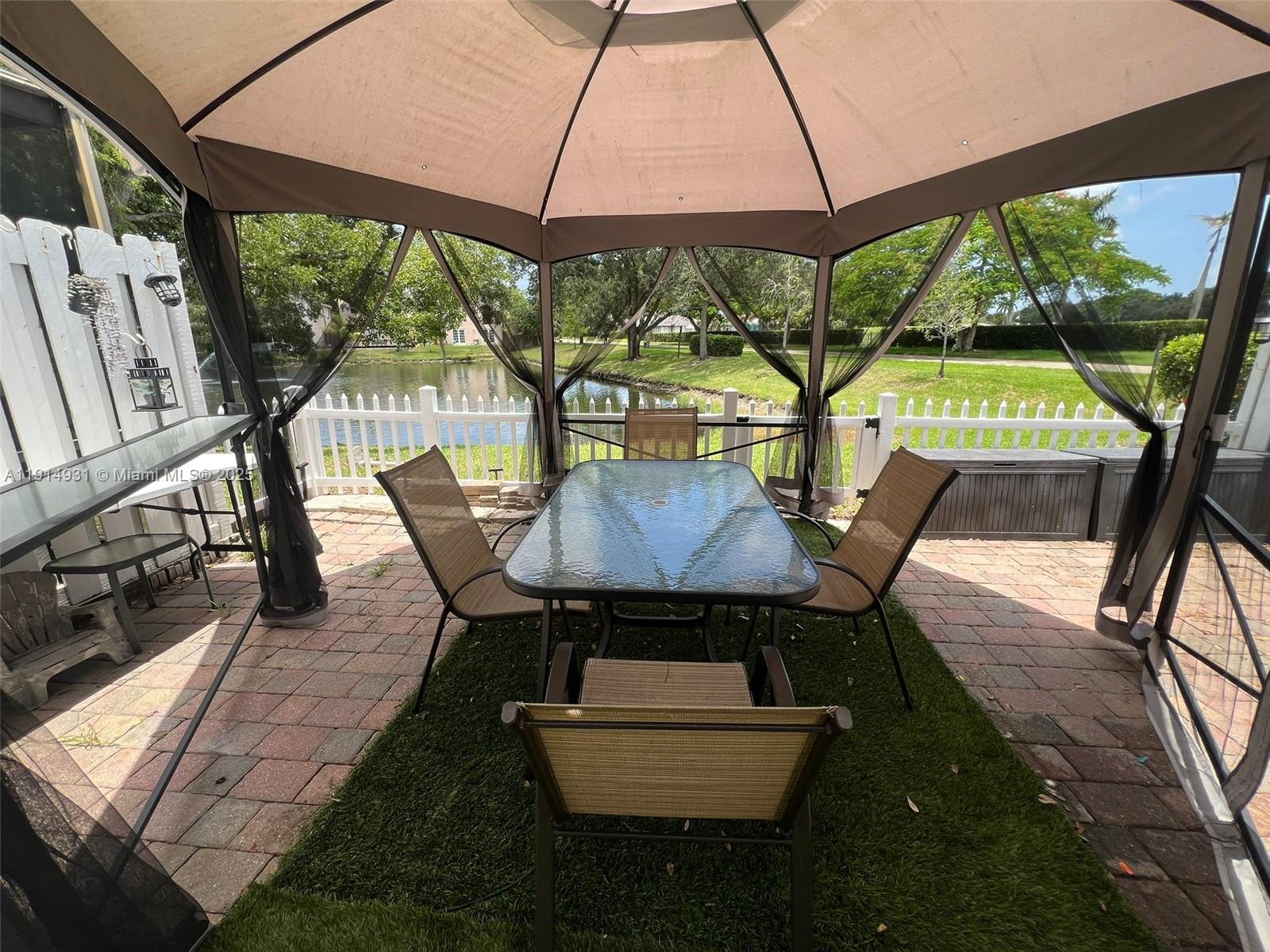 FAIRWAY COVE - Residential