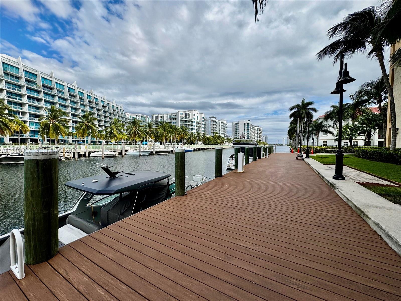 ALAQUA CONDO - Residential