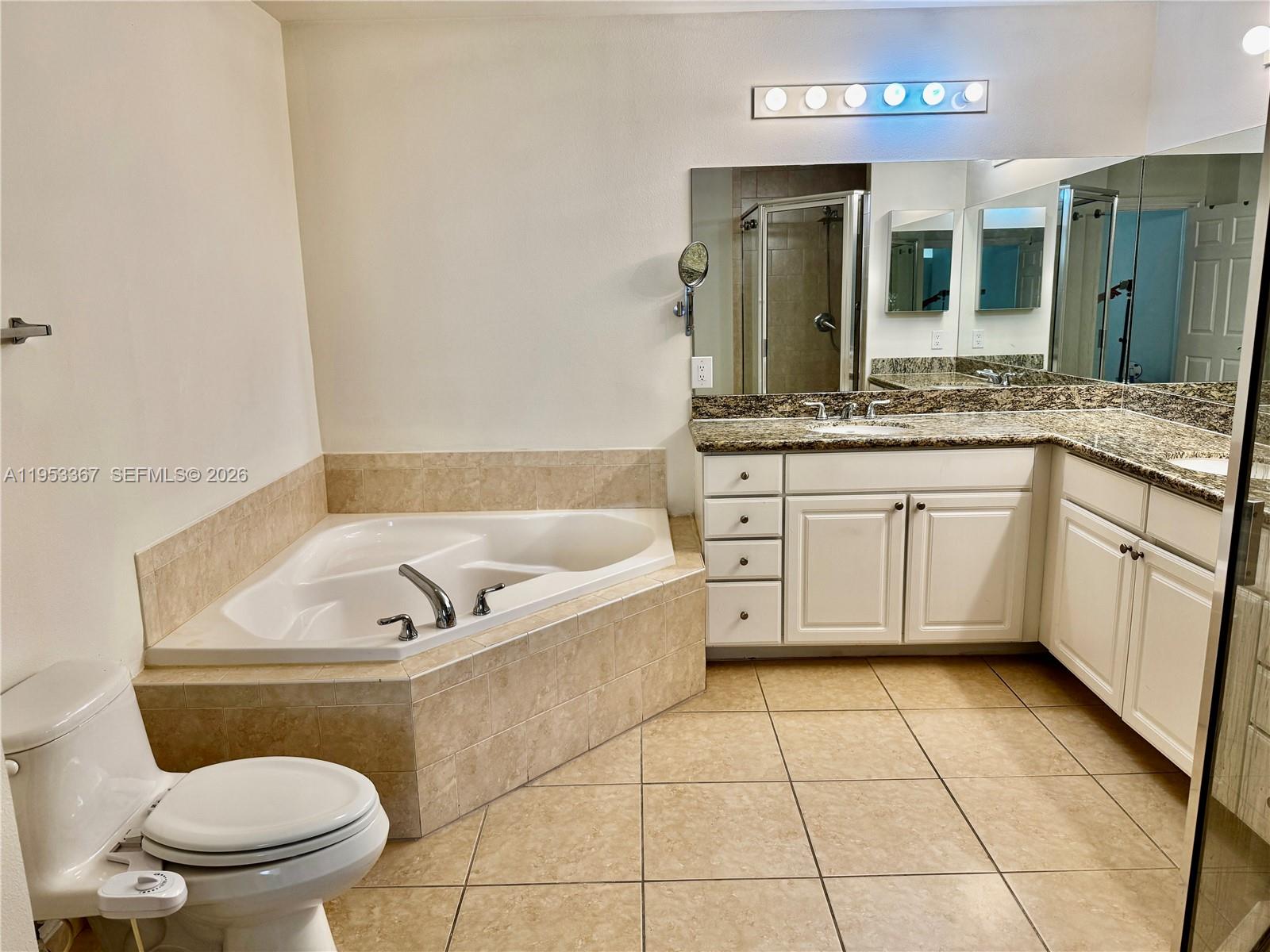 ALAQUA CONDO - Residential