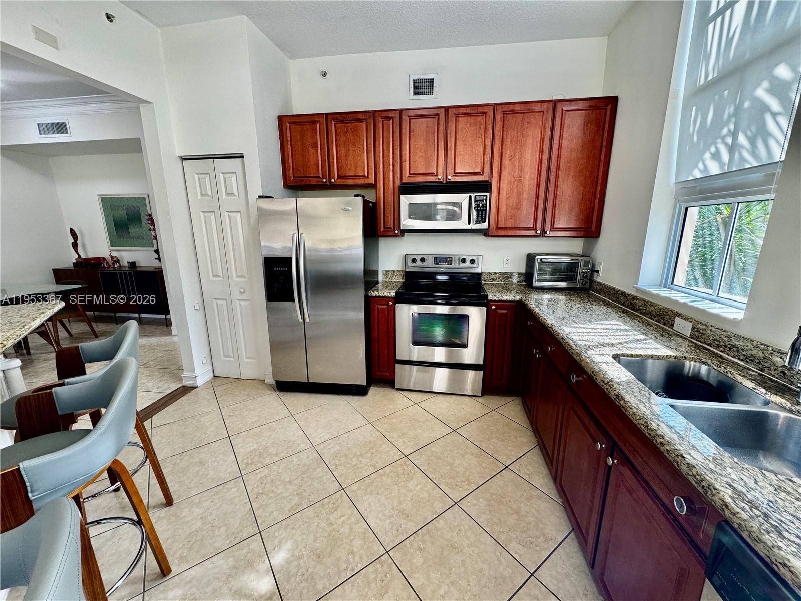 ALAQUA CONDO - Residential