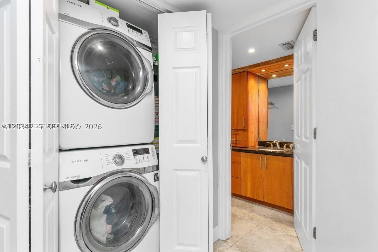 LAS VISTAS AT DORAL CONDO - Residential Lease