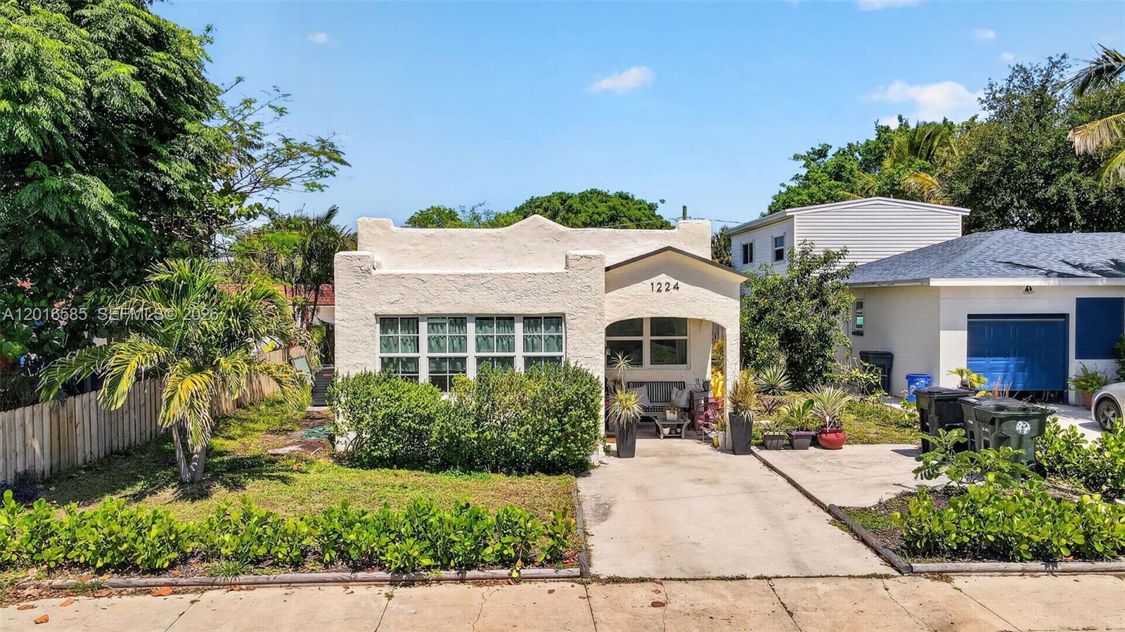 LAKE WORTH TOWN OF - Residential