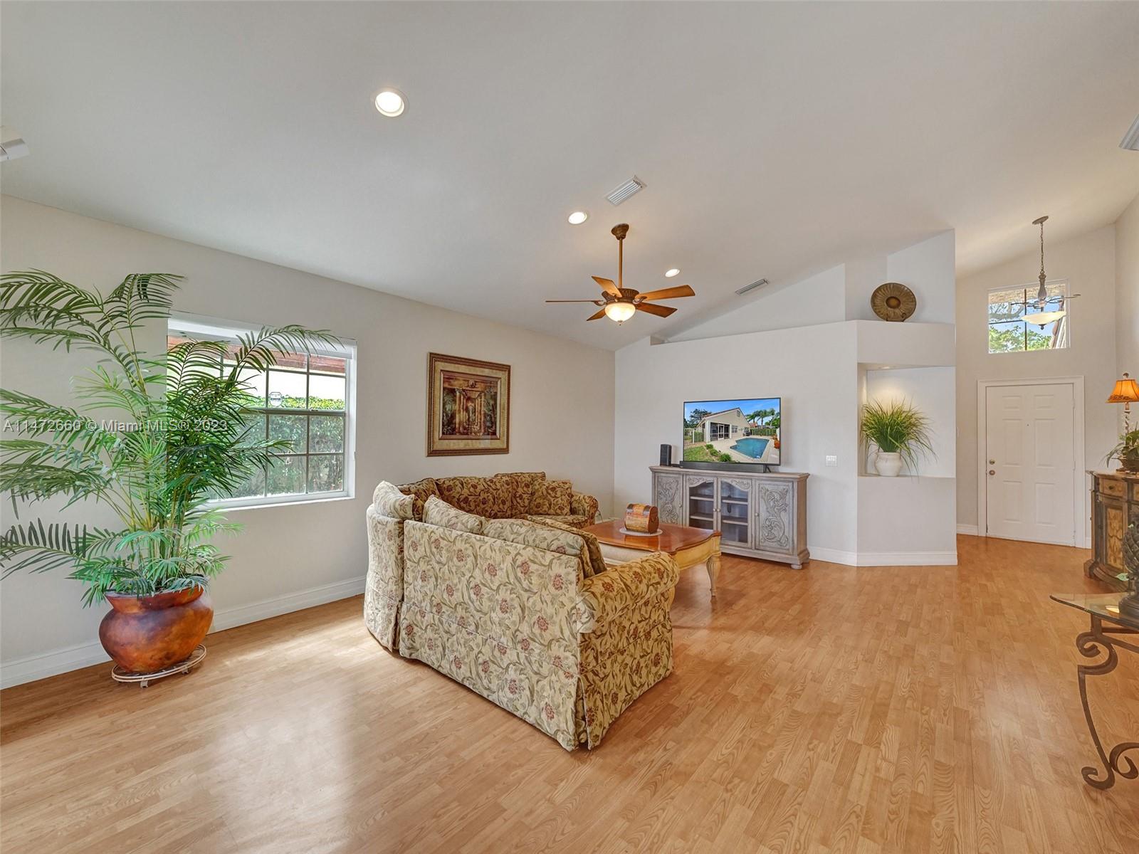 CORAL HARBOUR - Residential