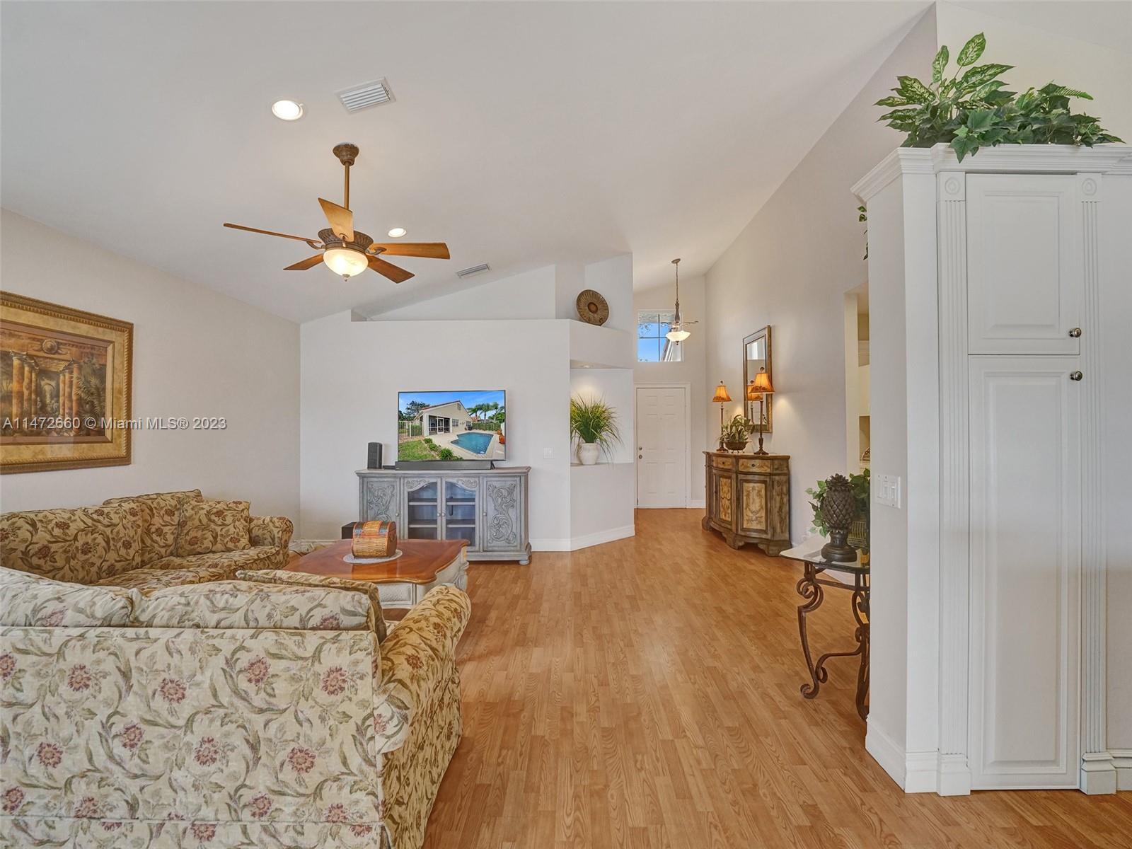 CORAL HARBOUR - Residential