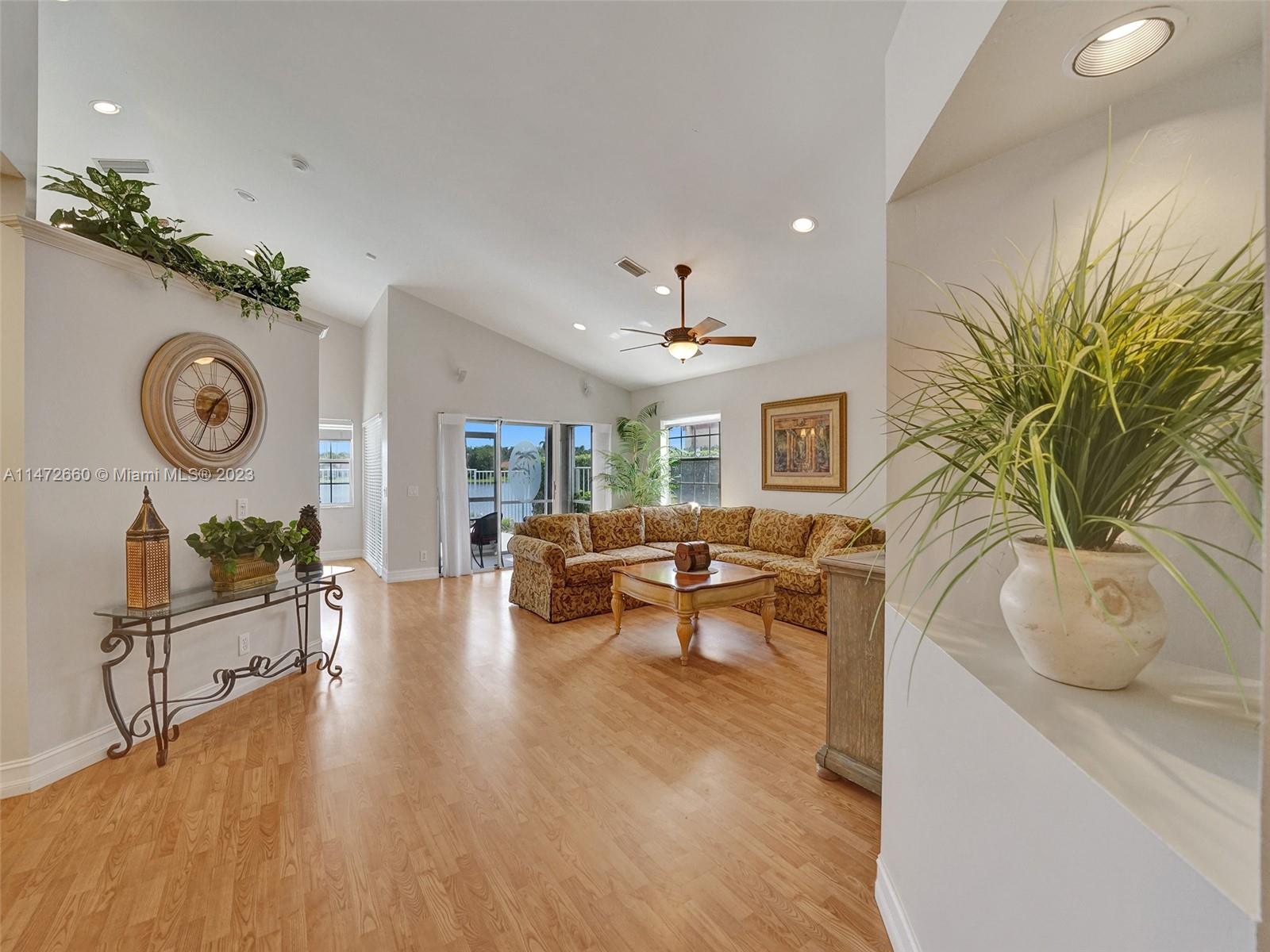 CORAL HARBOUR - Residential