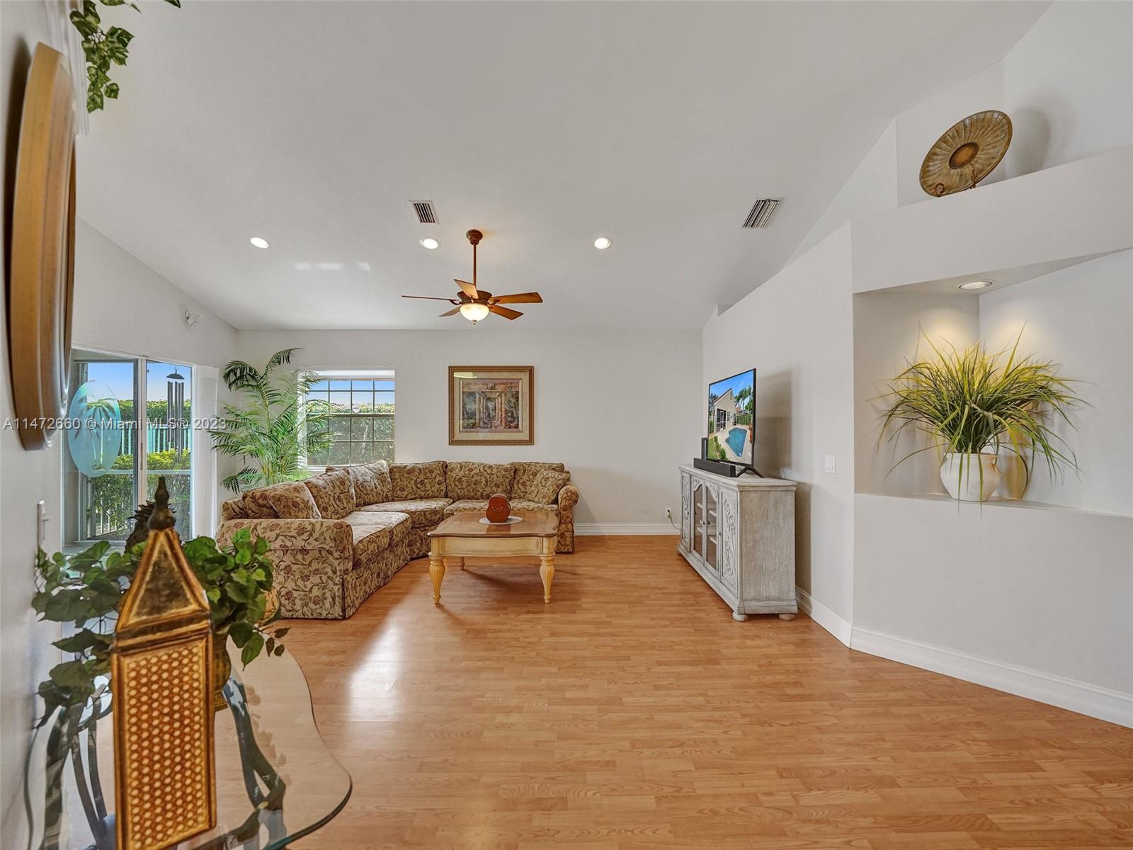 CORAL HARBOUR - Residential