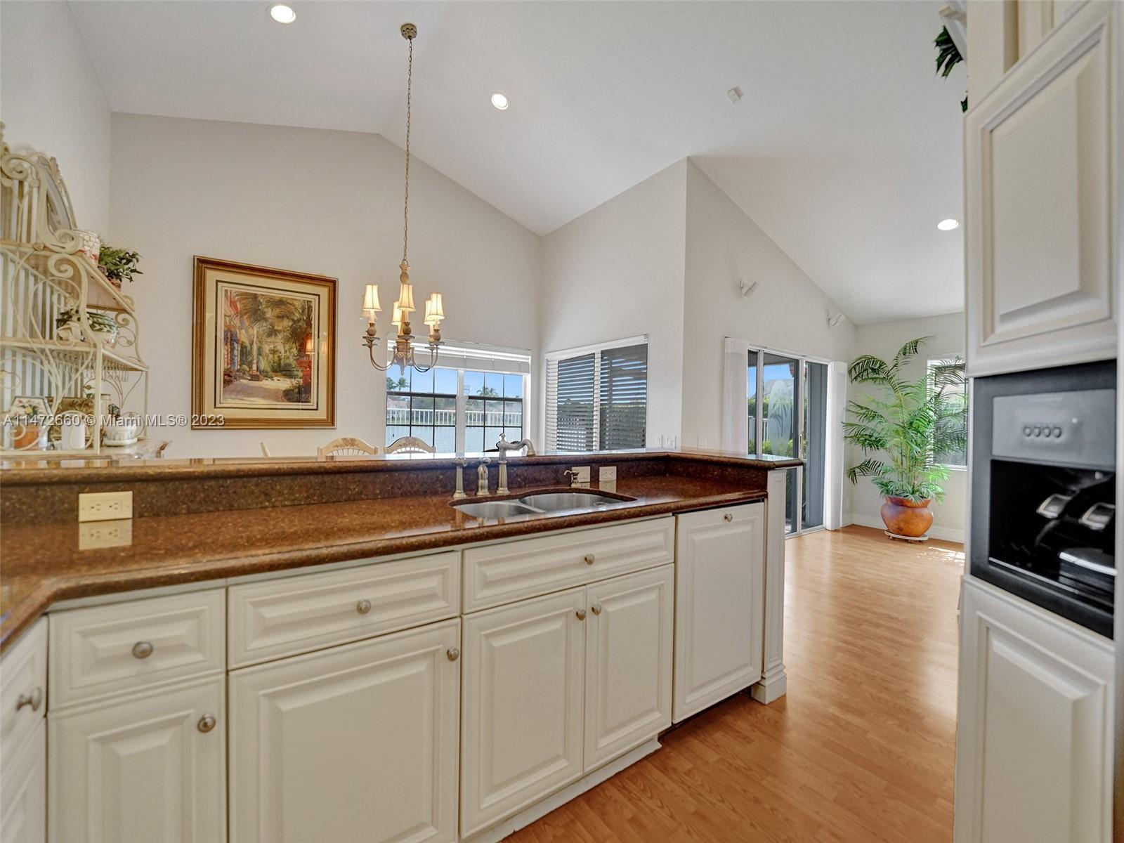 CORAL HARBOUR - Residential