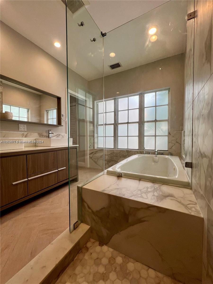 HOLLEMAN PARK - Residential Lease