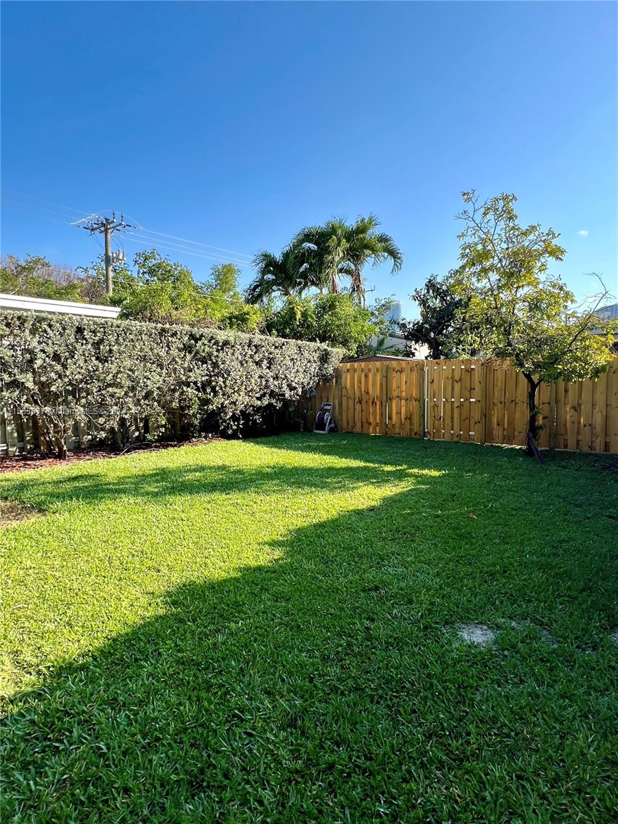 HOLLEMAN PARK - Residential Lease