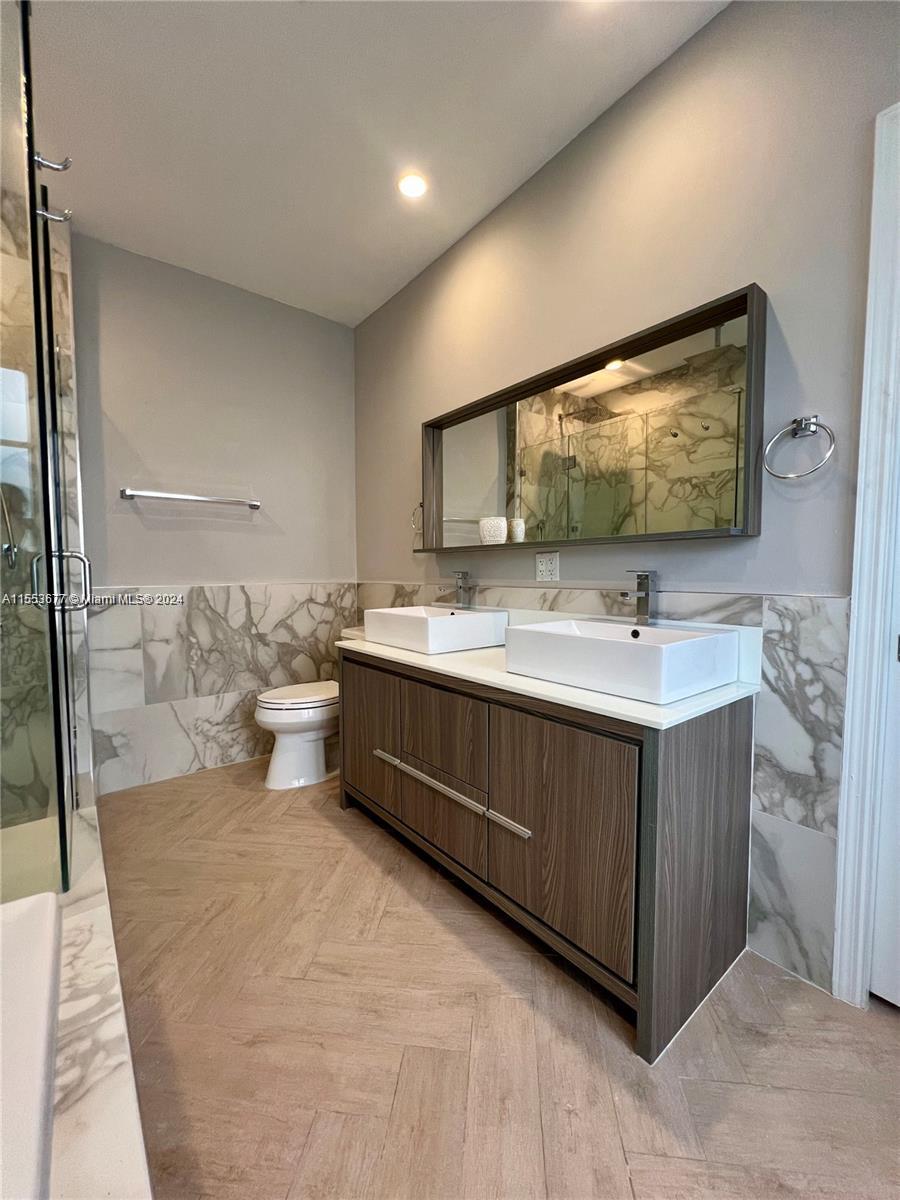 HOLLEMAN PARK - Residential Lease