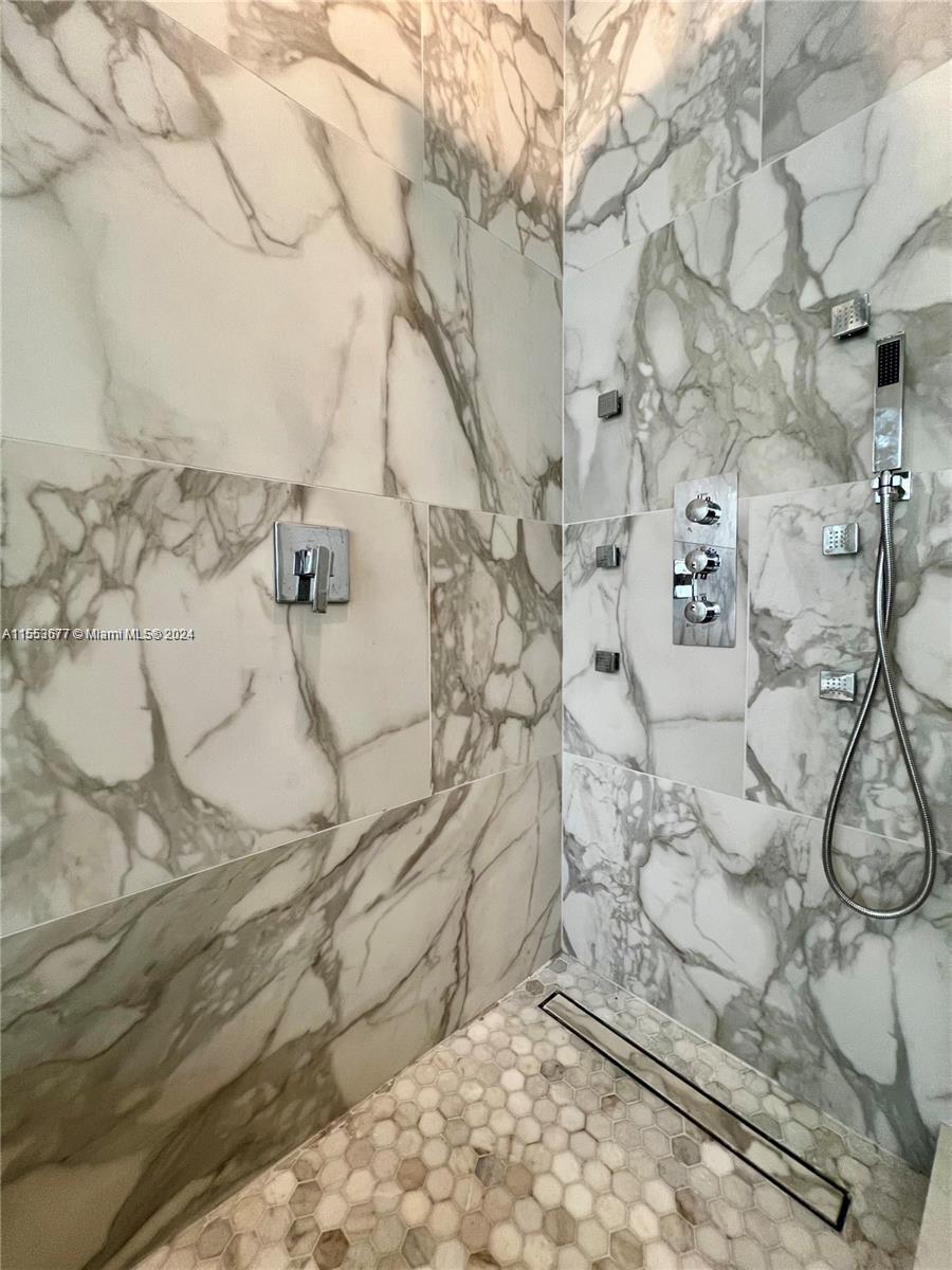HOLLEMAN PARK - Residential Lease