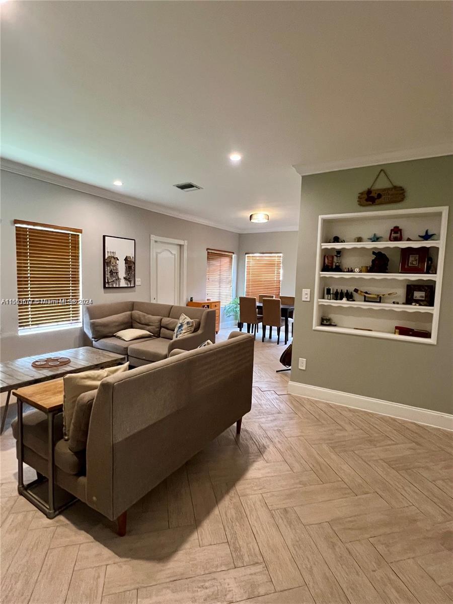 HOLLEMAN PARK - Residential Lease