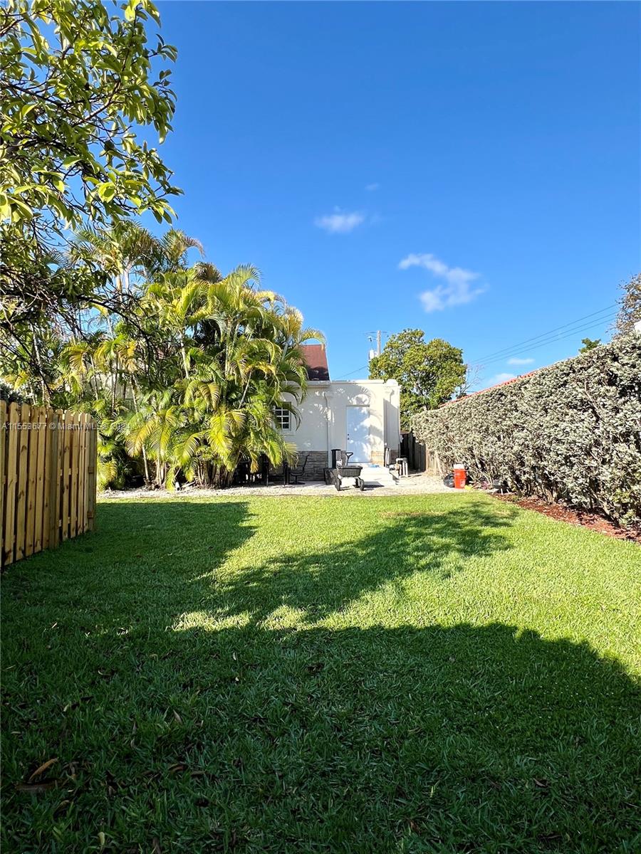 HOLLEMAN PARK - Residential Lease