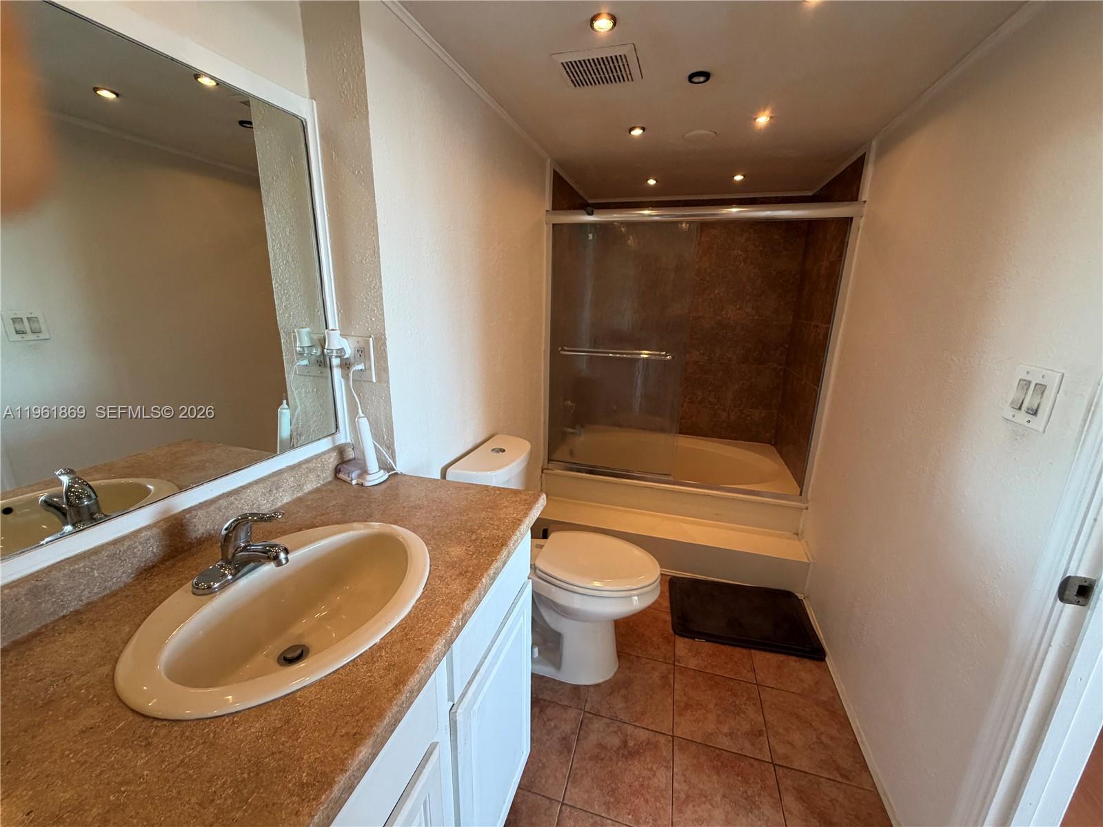 REEF NORTH CONDO - Residential