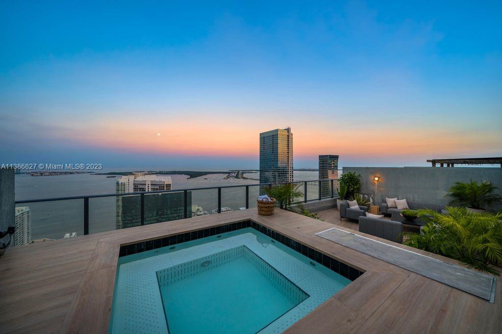 1300 S MIAMI AVENUE CONDO - Residential