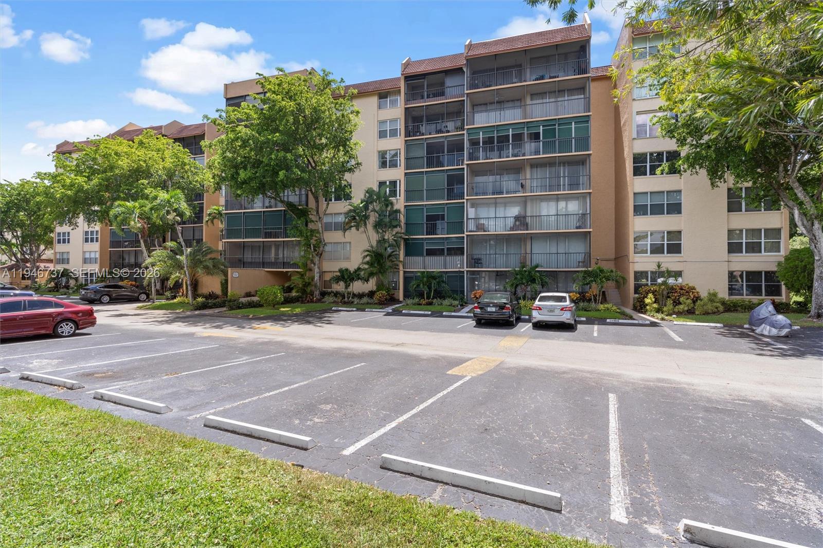 CONDOMINIUM 6 OF ENVIRON - Residential