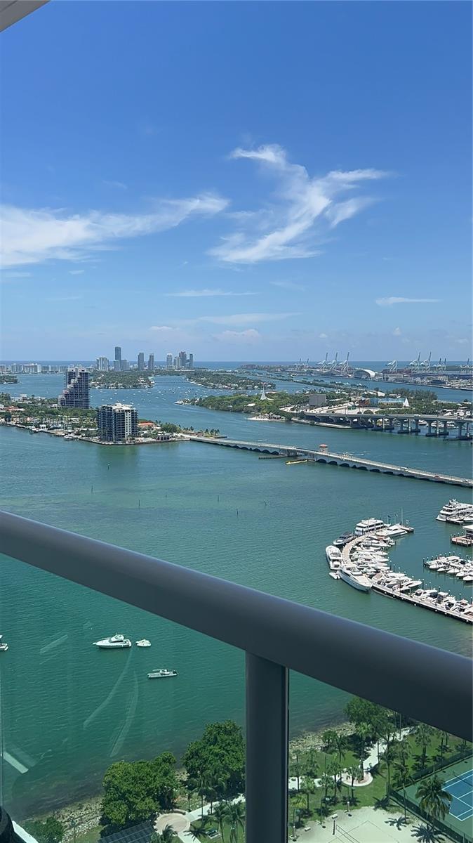 AMAZING OFFER!!!! Spacious 1 bedroom, 1.5 bath with an incredible location in Edgewater.
 Beautiful Bay view. 
Completely remodeled. Near restaurants, theaters,shops and close to Miami Int .Airport,Coral Gables and Wynwood. Impact windows,fully furnished. Pool, sauna, spa,plenty of ammenities.dog friendly
electric car charger