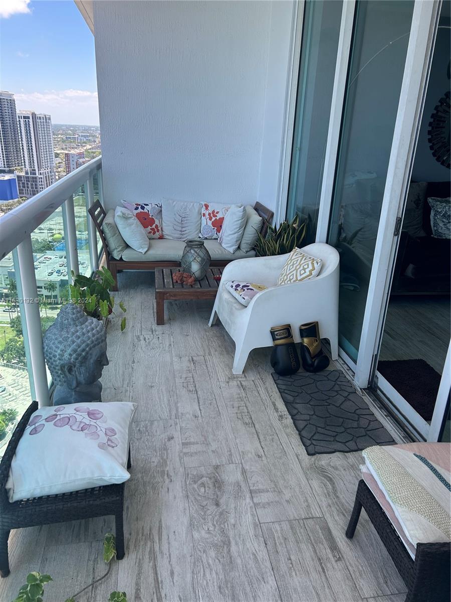 1800 CLUB CONDO - Residential