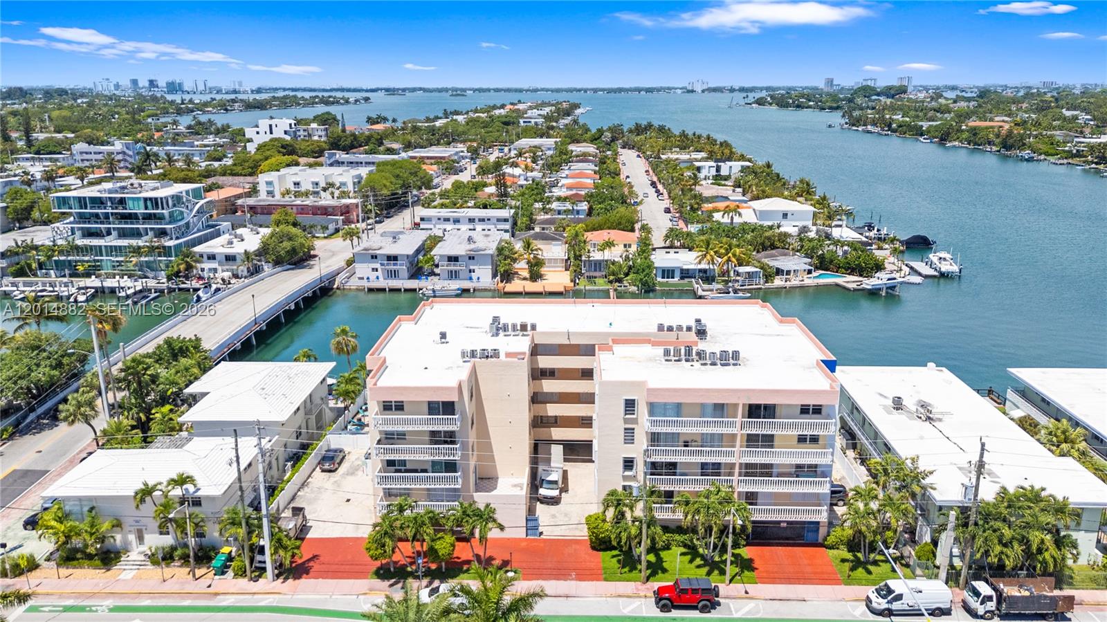 COLONNADE BAY CONDO - Residential