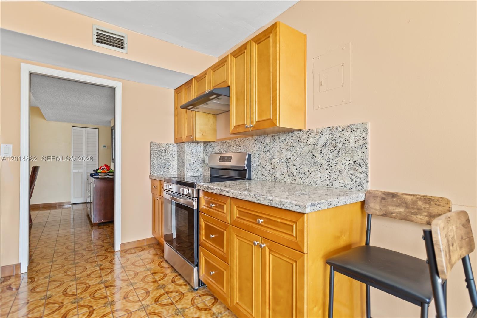 COLONNADE BAY CONDO - Residential