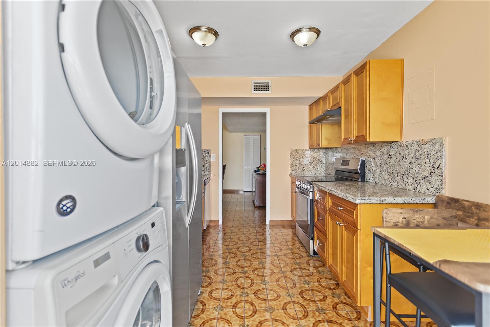 COLONNADE BAY CONDO - Residential