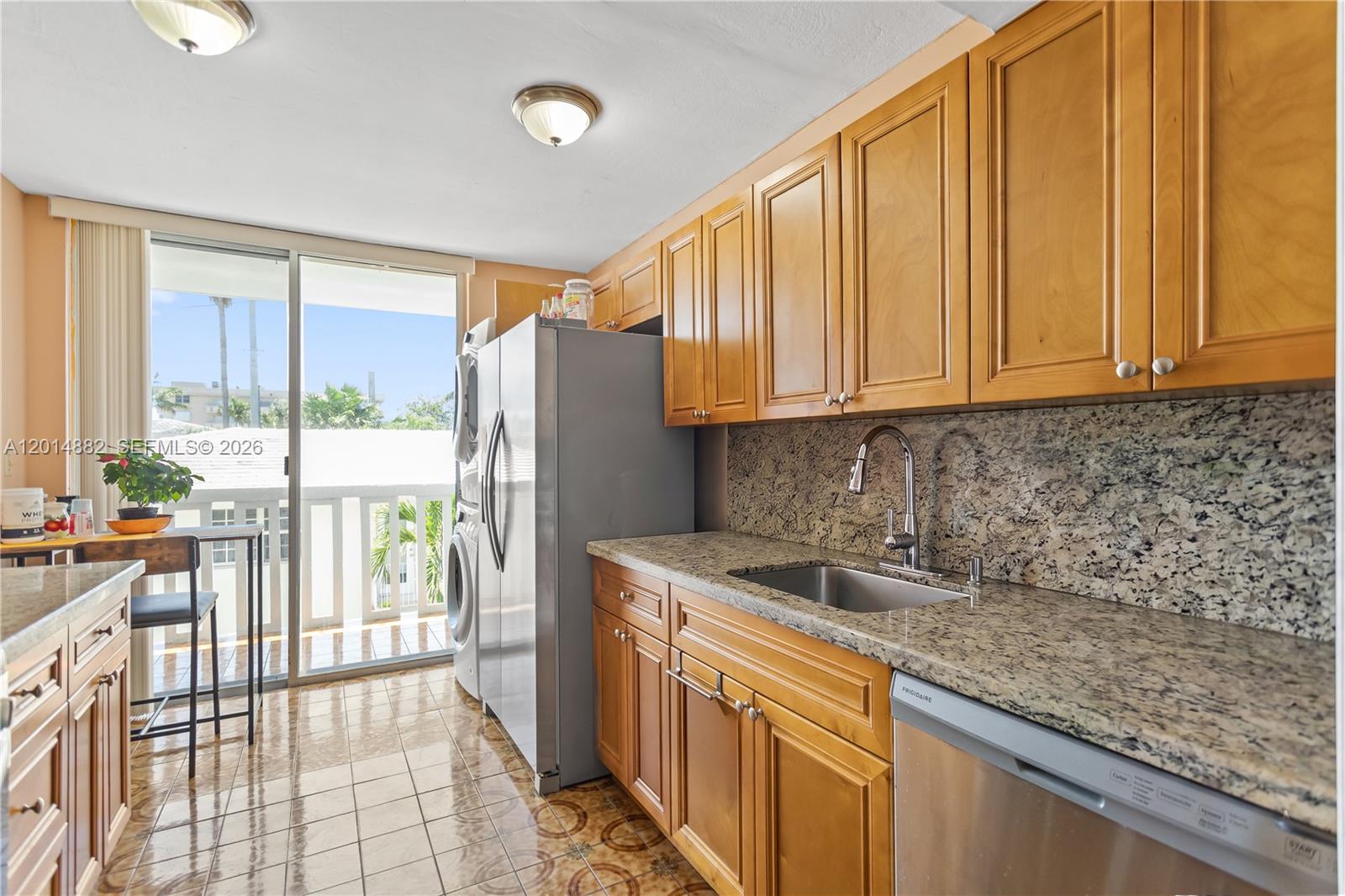 COLONNADE BAY CONDO - Residential